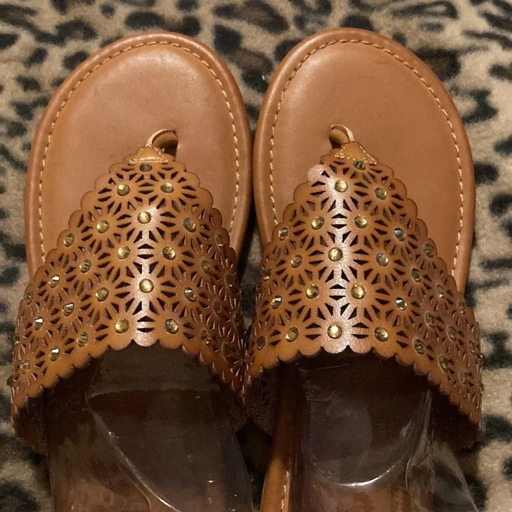 NWOB YELLOWBOX Sandals Women’s Size 8 Natural “Tessie” Slip On Thong Sandals - Picture 8 of 10